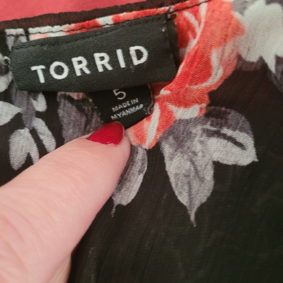 Size 5, black with flowers from Torrid - Picture 2 of 6